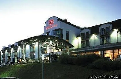 Pentahotel فندق