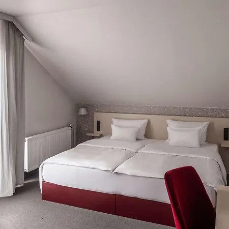 Pentahotel فندق