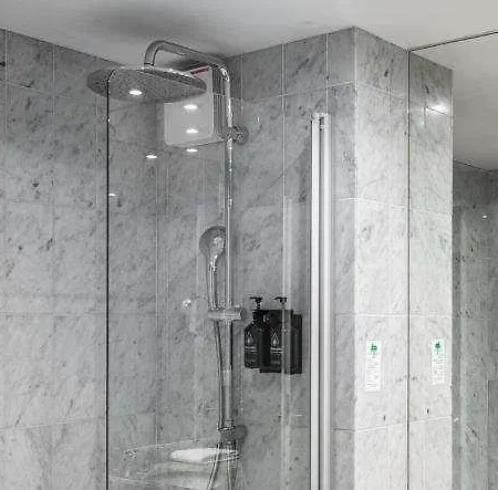 Pentahotel فندق