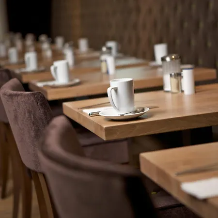 Pentahotel فندق 4*