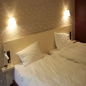 酒店 Pentahotel 4*